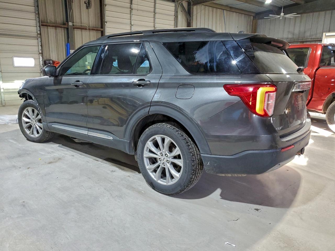 Ford Explorer Xlt Image 3