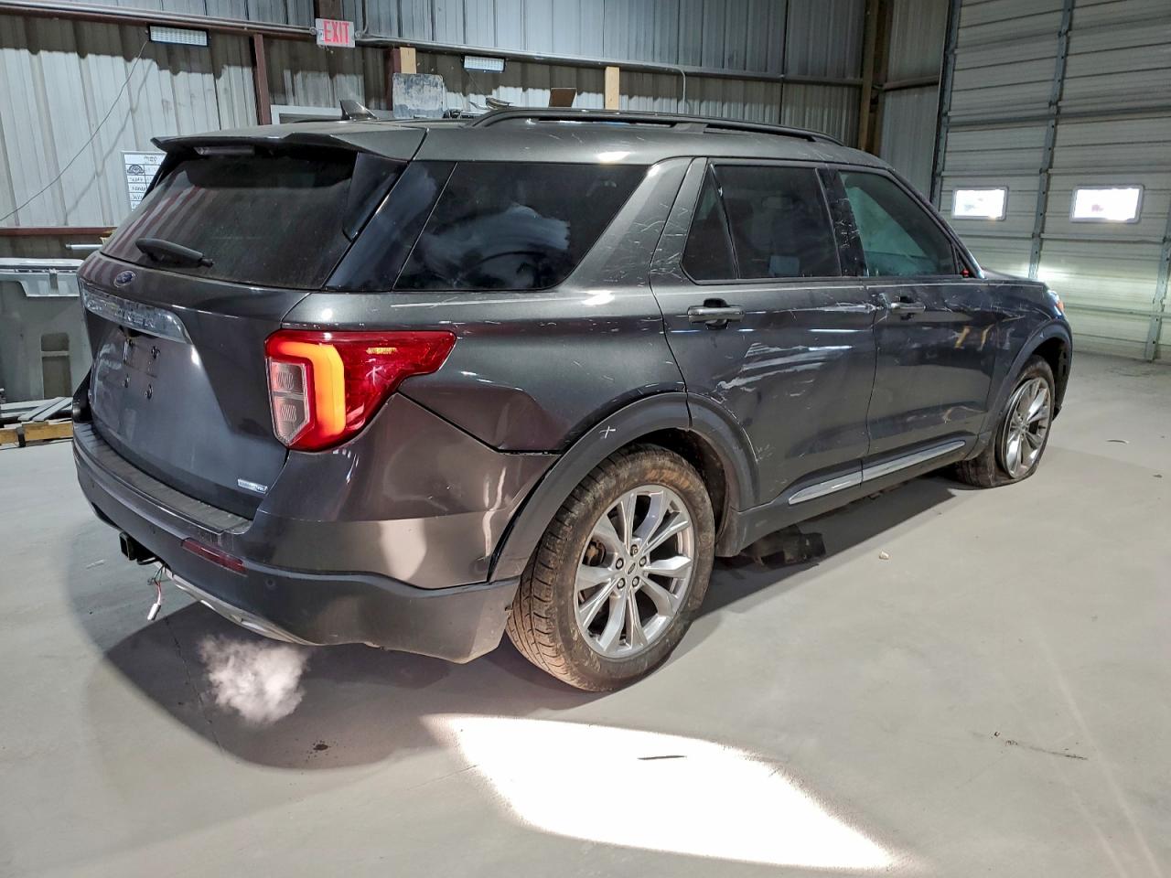 Ford Explorer Xlt Image 6