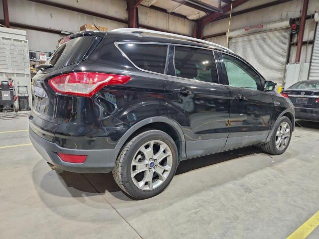 Ford Escape Titanium Image 13