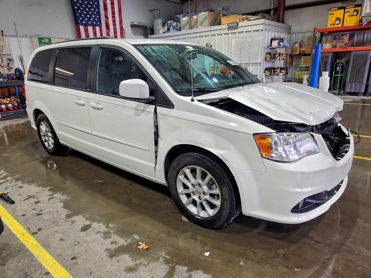 Dodge Caravan R/t Image 5