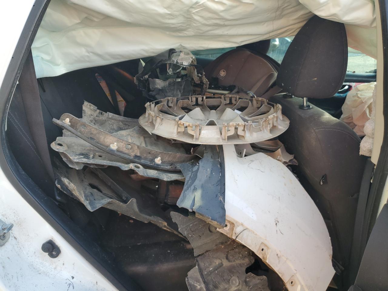 Nissan Rogue S Image 3