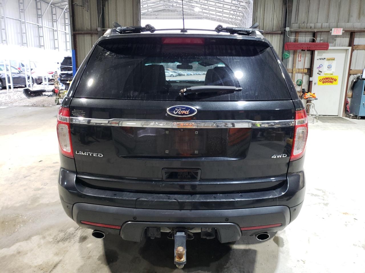 Ford Explorer Limited Image 6