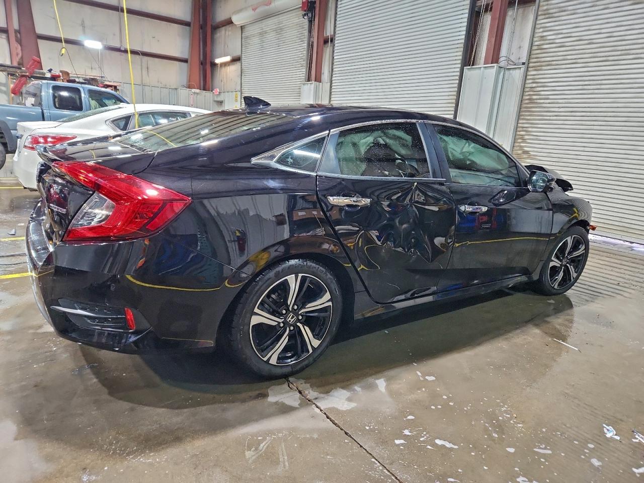 Honda Civic Touring Image 5