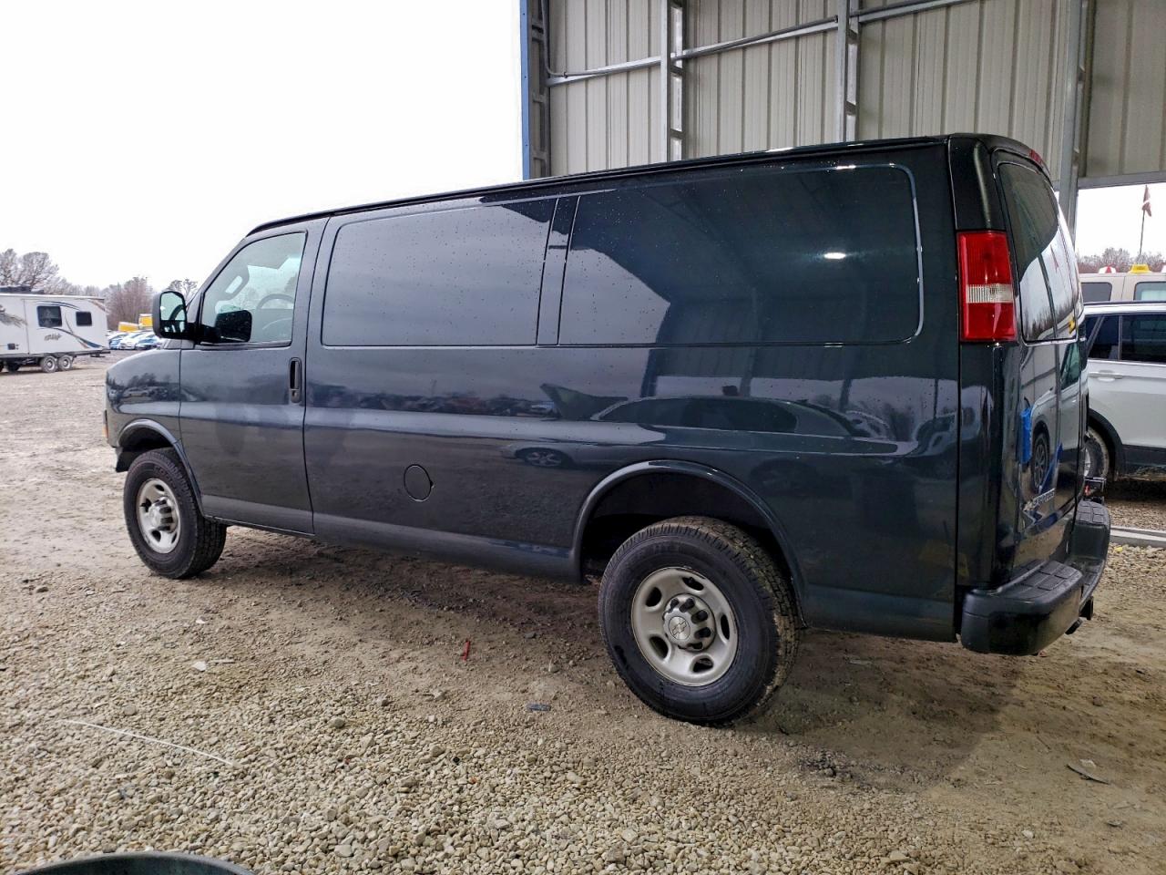 Chevrolet Express Image 3