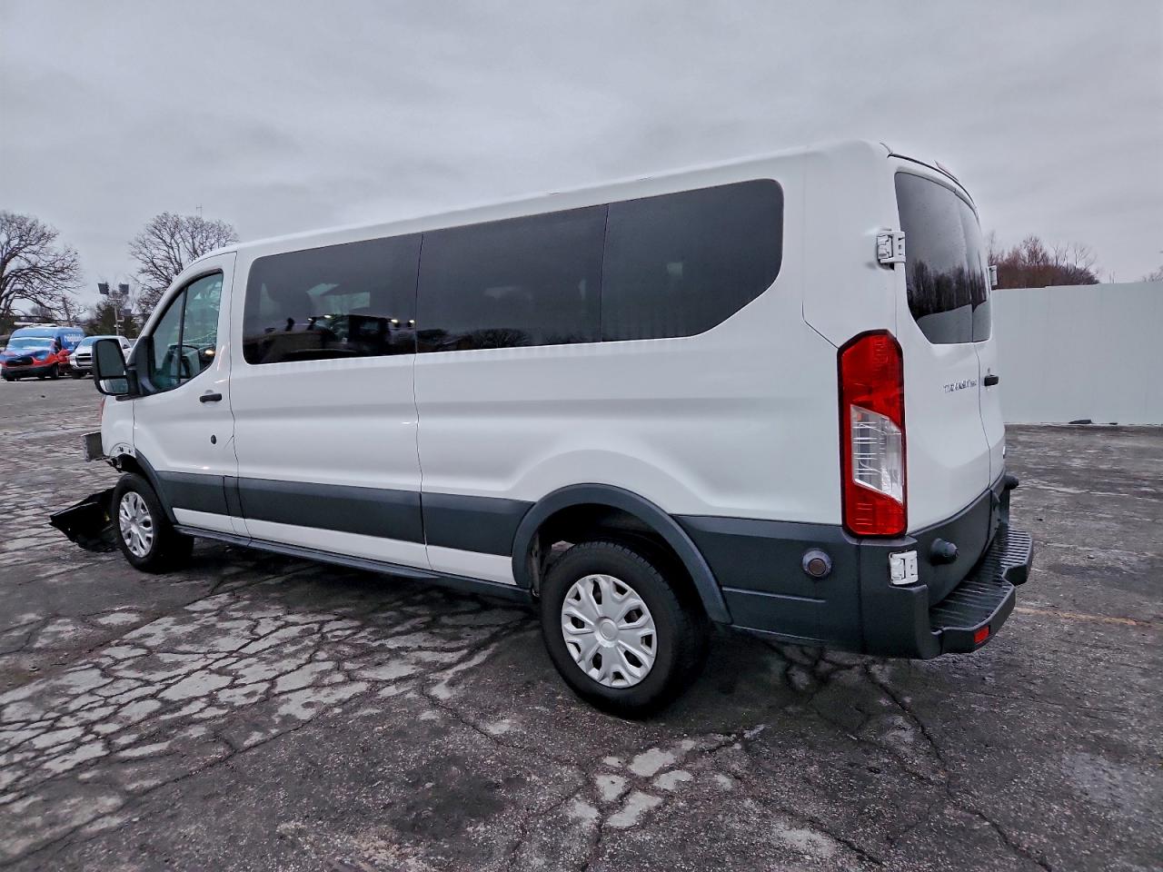 Ford Transit T-350 Image 3