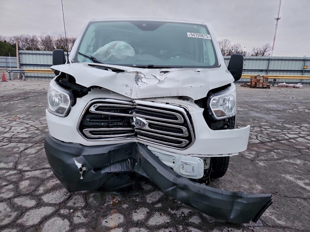 Ford Transit T-350 Image 4