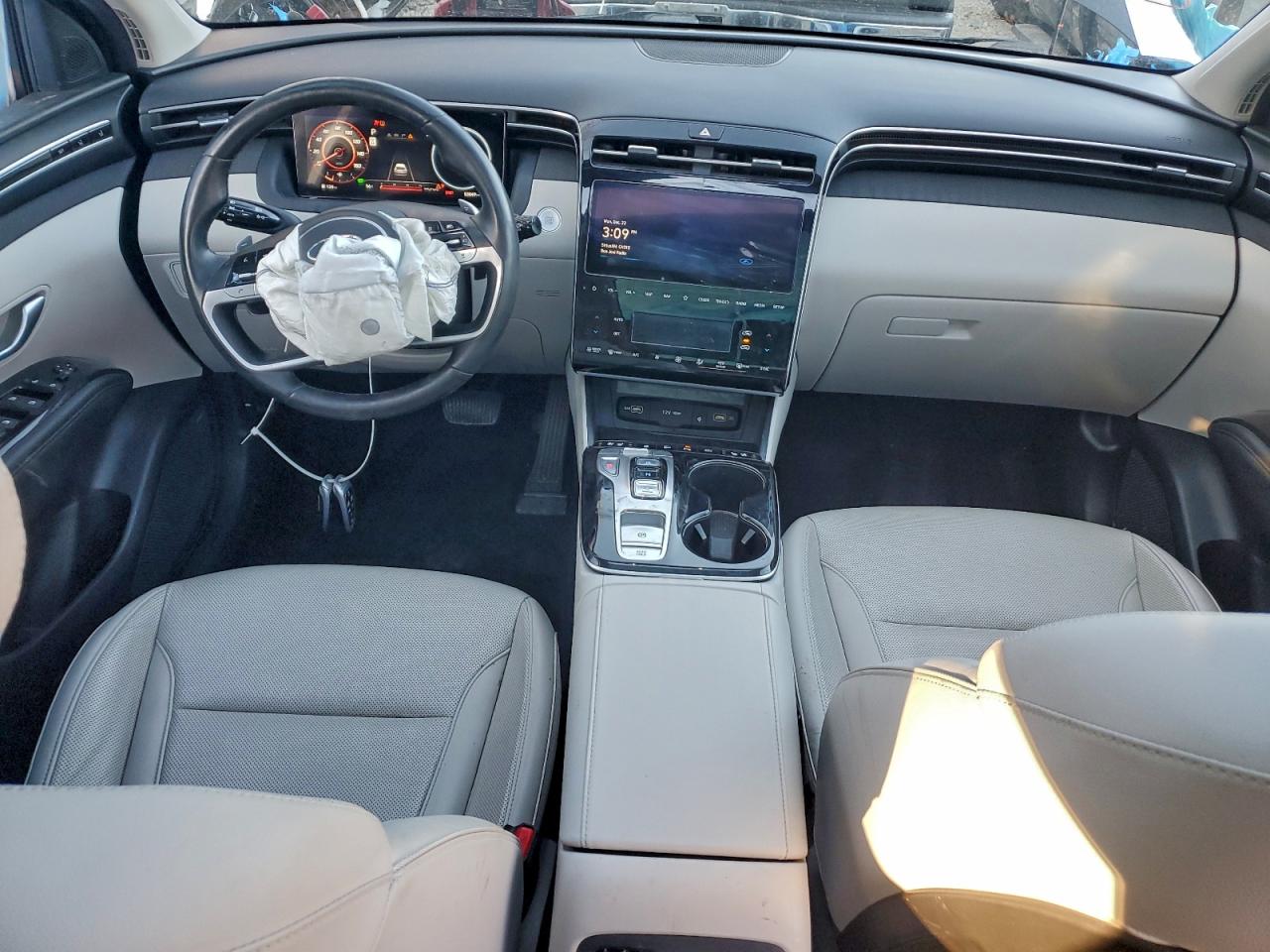 Hyundai TUCSON Limited Image 3