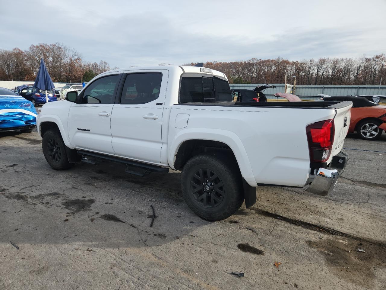 Toyota Tacoma Double Cab Image 11