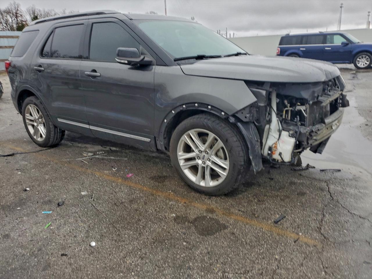 Ford Explorer Xlt Image 6