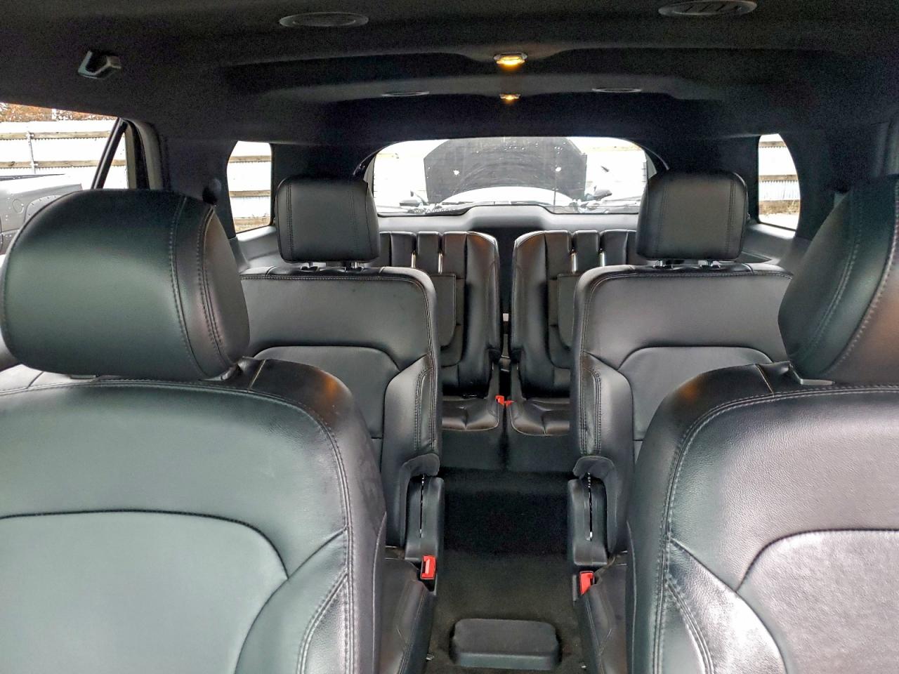 Ford Explorer Xlt Image 14