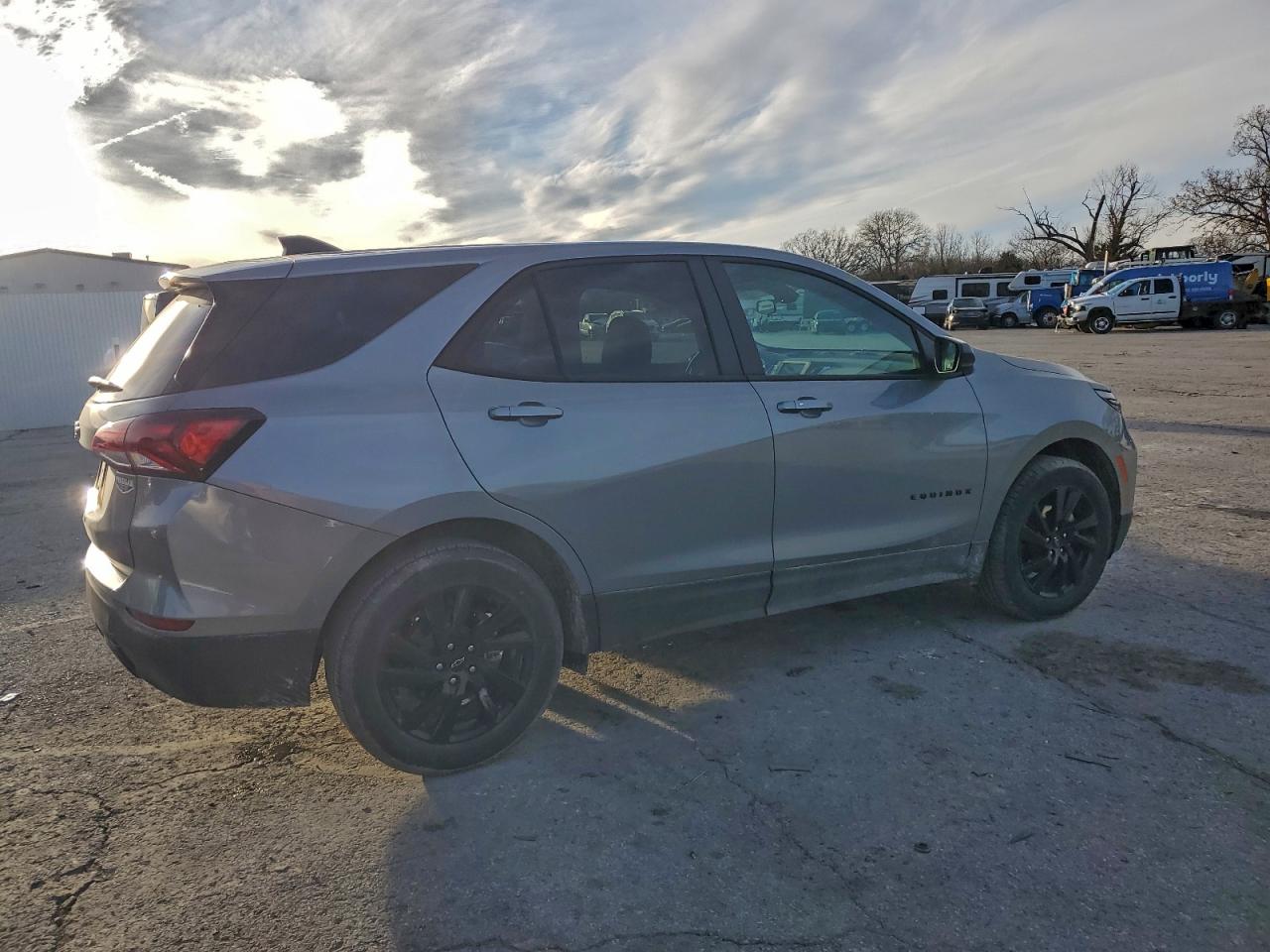 Chevrolet Equinox Ls Image 2