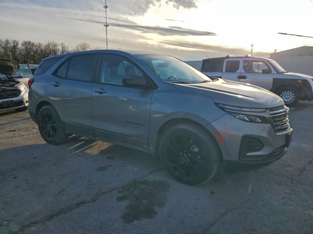 Chevrolet Equinox Ls Image 3