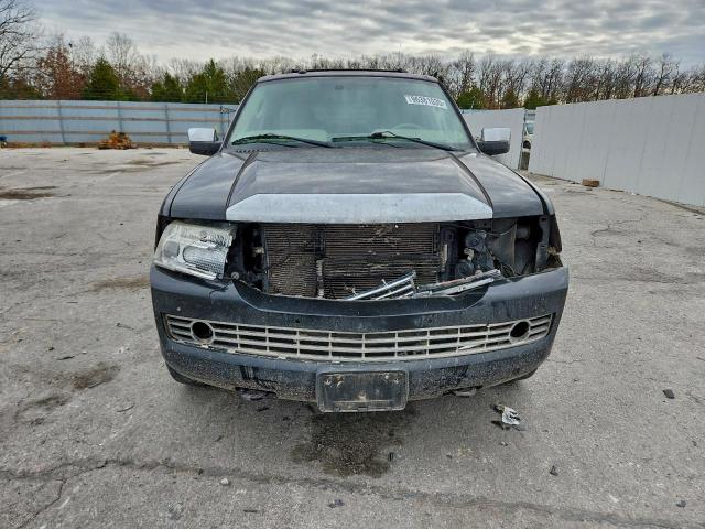 Lincoln Navigator Image 8