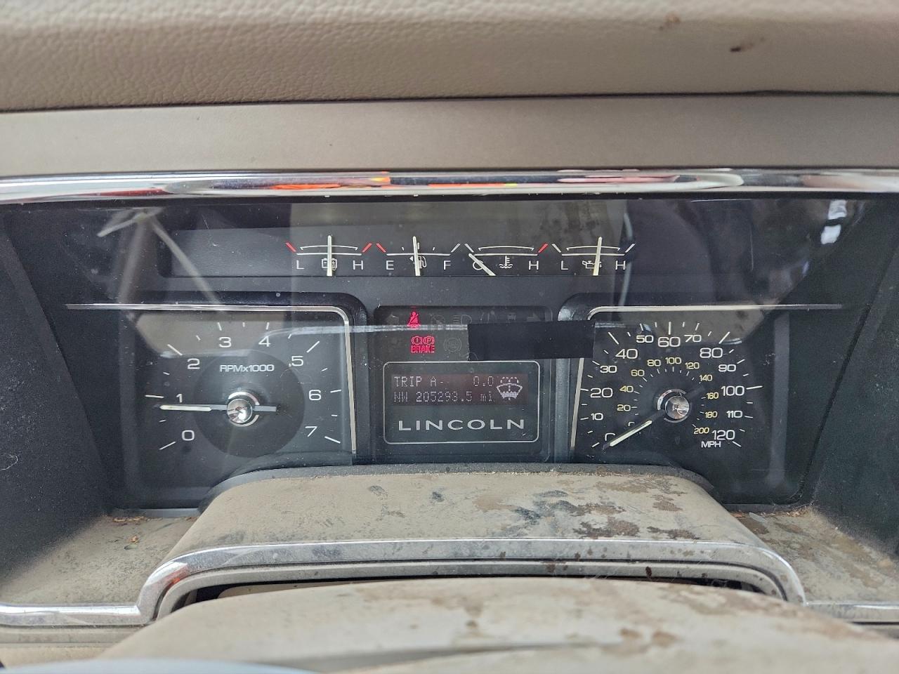 Lincoln Navigator Image 9