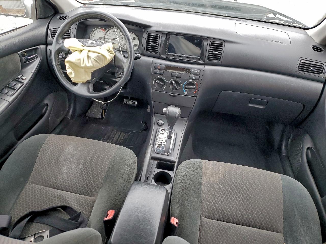 Toyota Corolla Ce Image 4