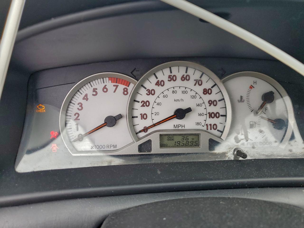 Toyota Corolla Ce Image 13