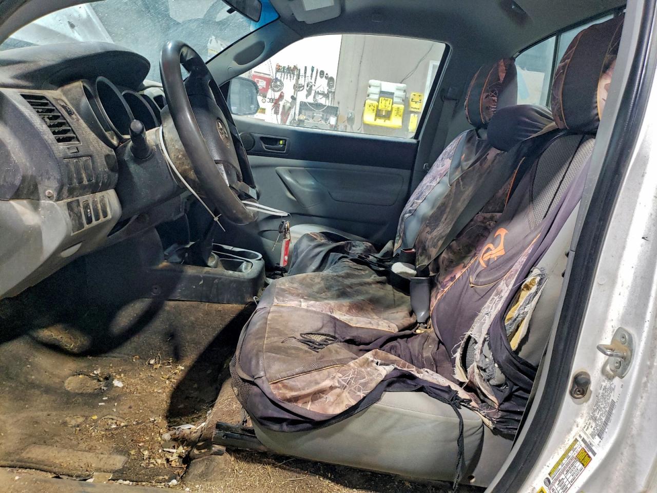 Toyota Tacoma Image 11