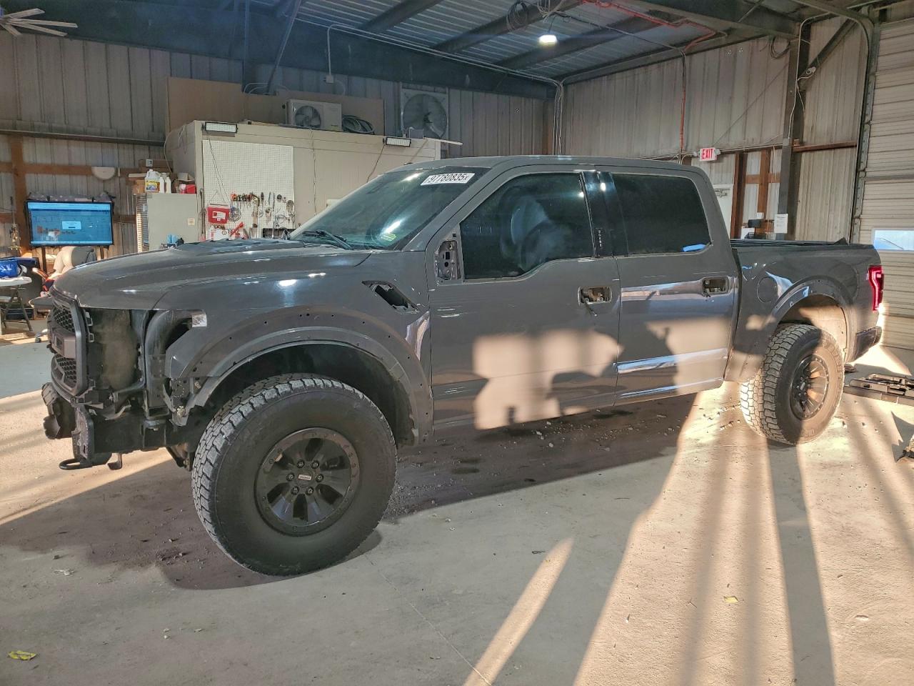 Ford F-150 Raptor Image 1