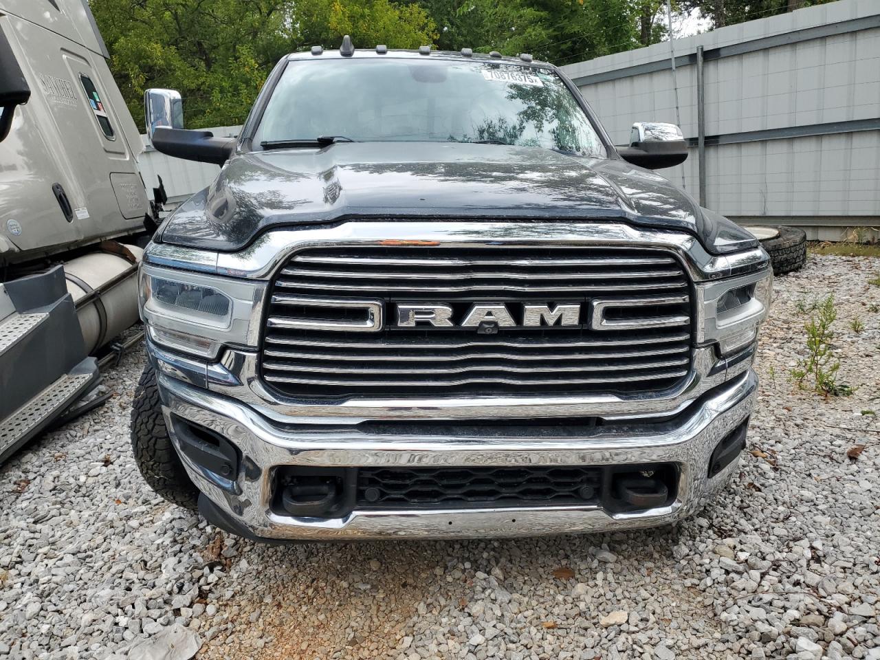 Ram 3500 Laramie Image 5