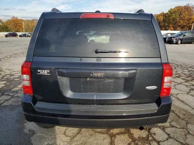 Jeep Patriot Latitude Image 12