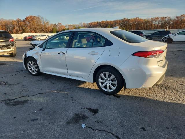 Toyota Corolla Le Image 8