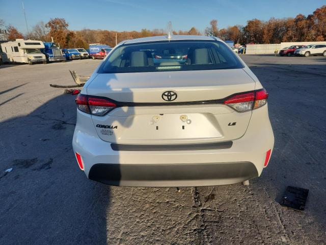 Toyota Corolla Le Image 9