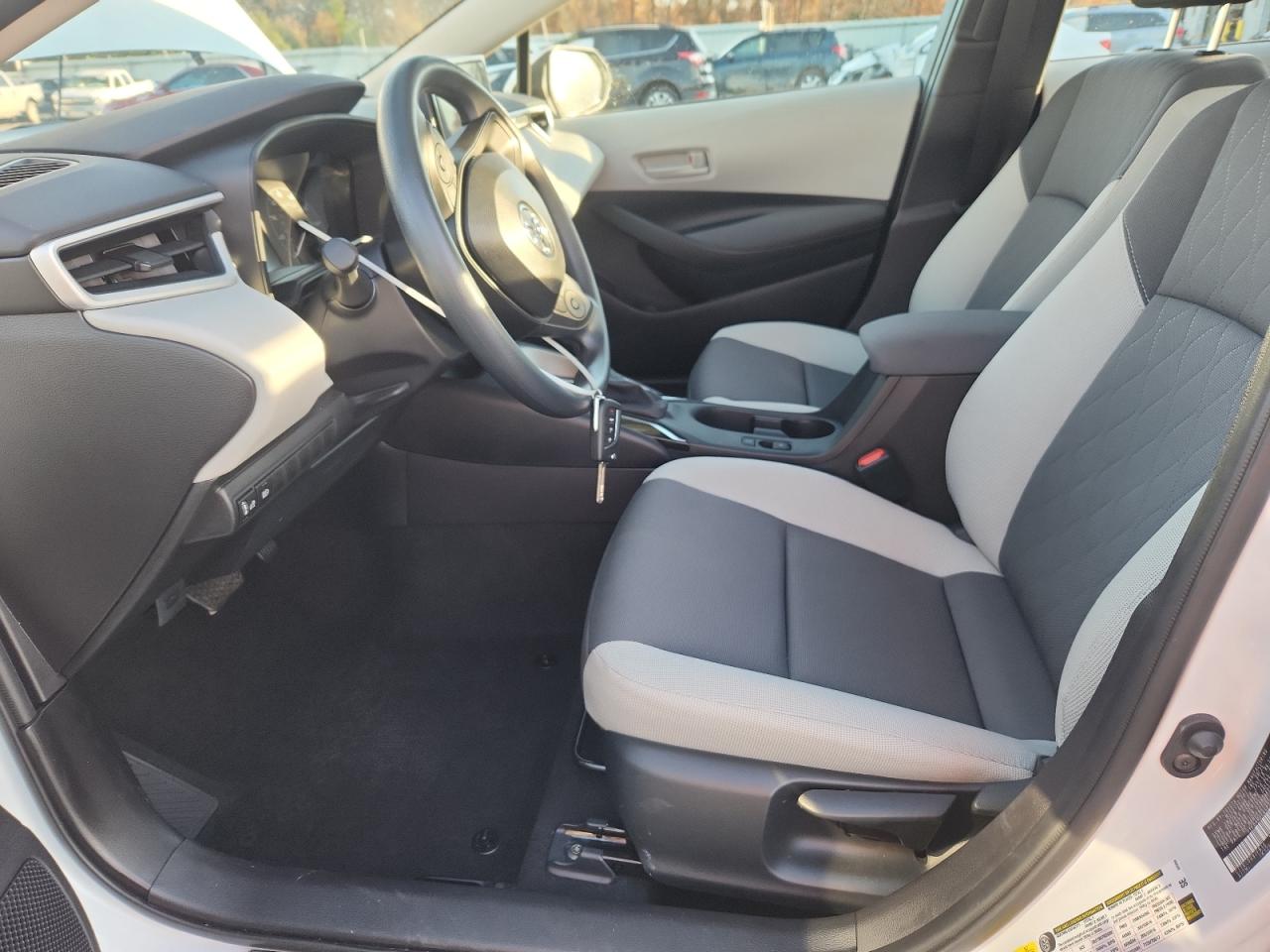 Toyota Corolla Le Image 4