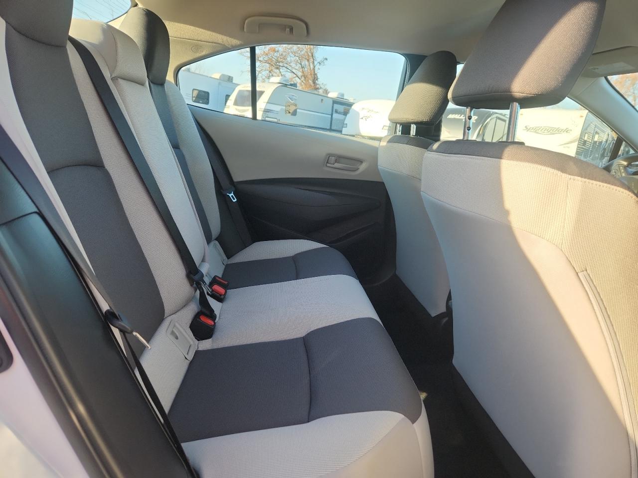 Toyota Corolla Le Image 12