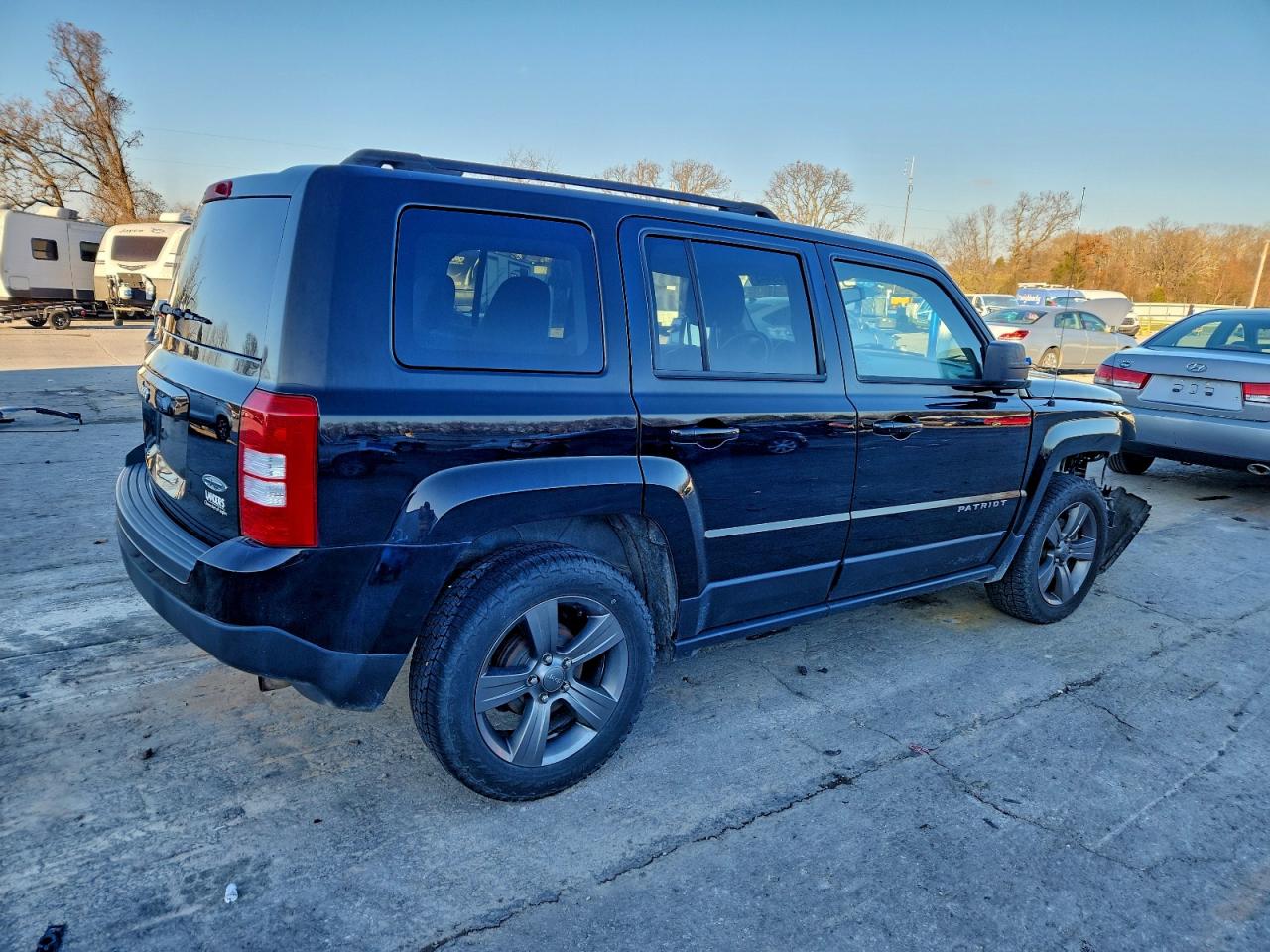 Jeep Patriot Latitude Image 12