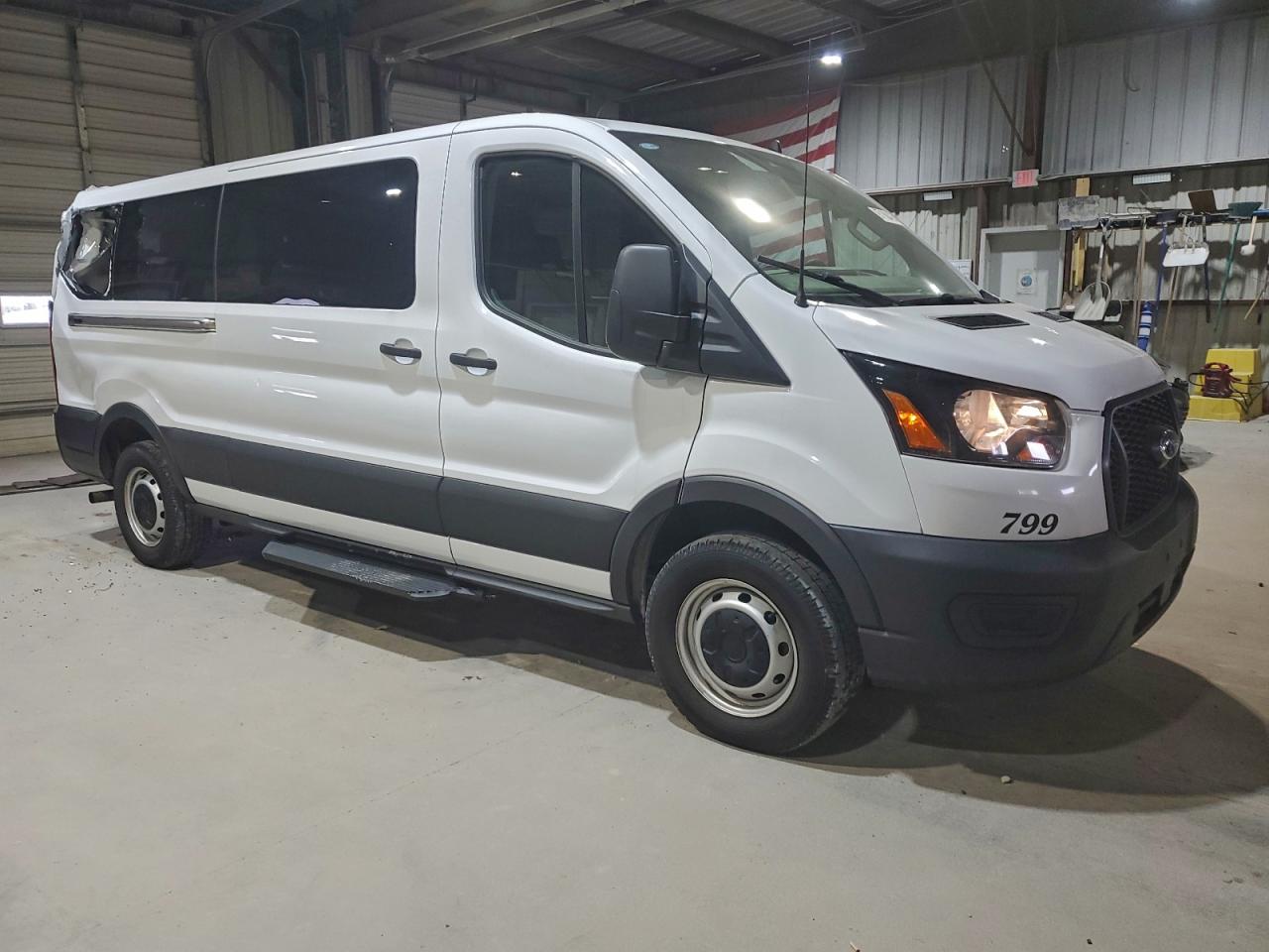 Ford Transit T-350 Image 2