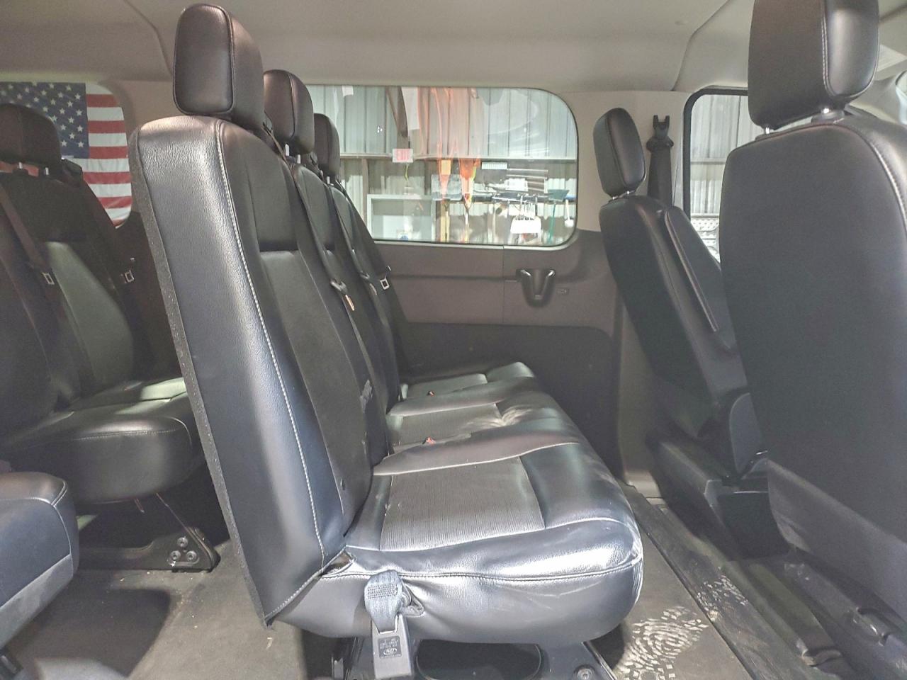 Ford Transit T-350 Image 6