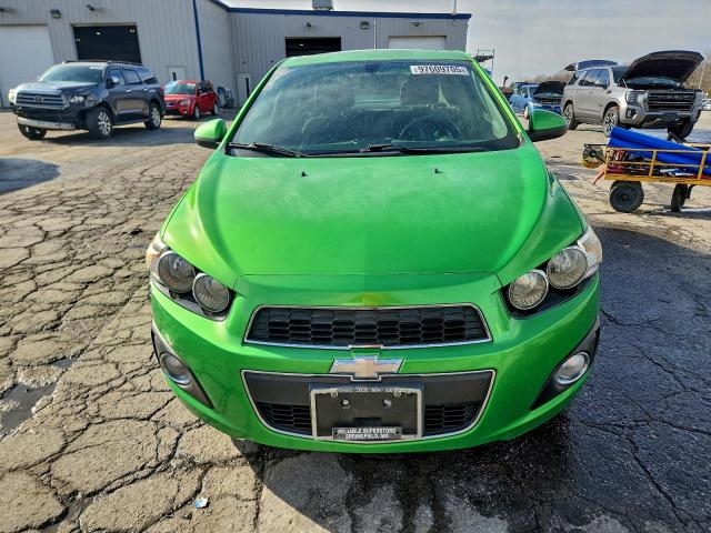 Chevrolet Sonic Lt Image 5