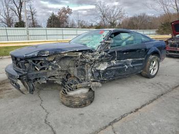  Salvage Ford Mustang