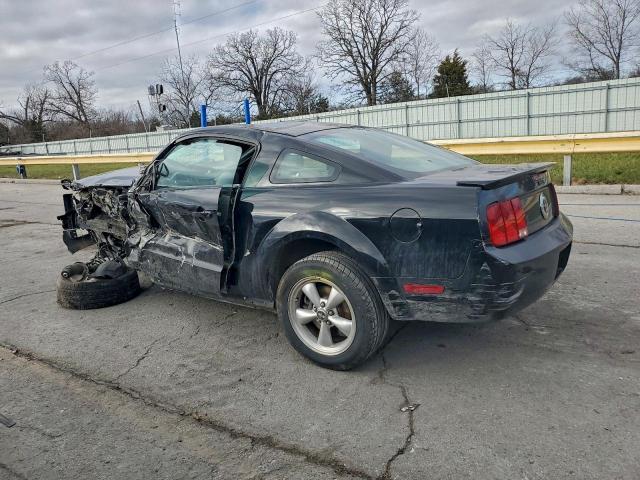 Ford Mustang Image 11