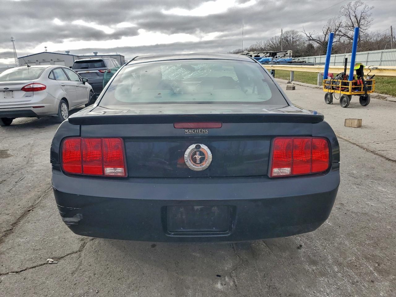 Ford Mustang Image 2