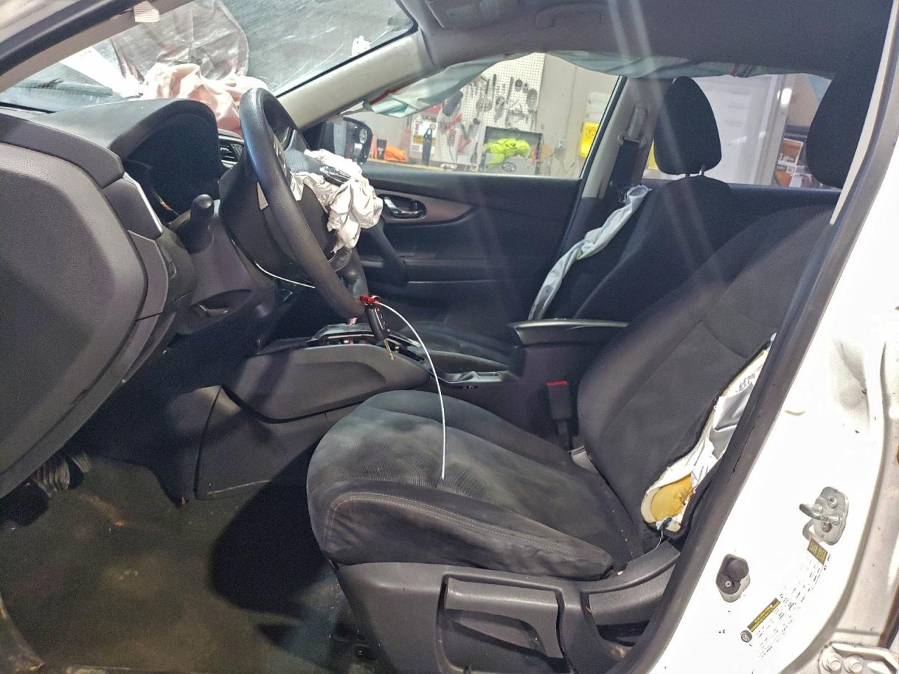 Nissan Rogue S Image 3