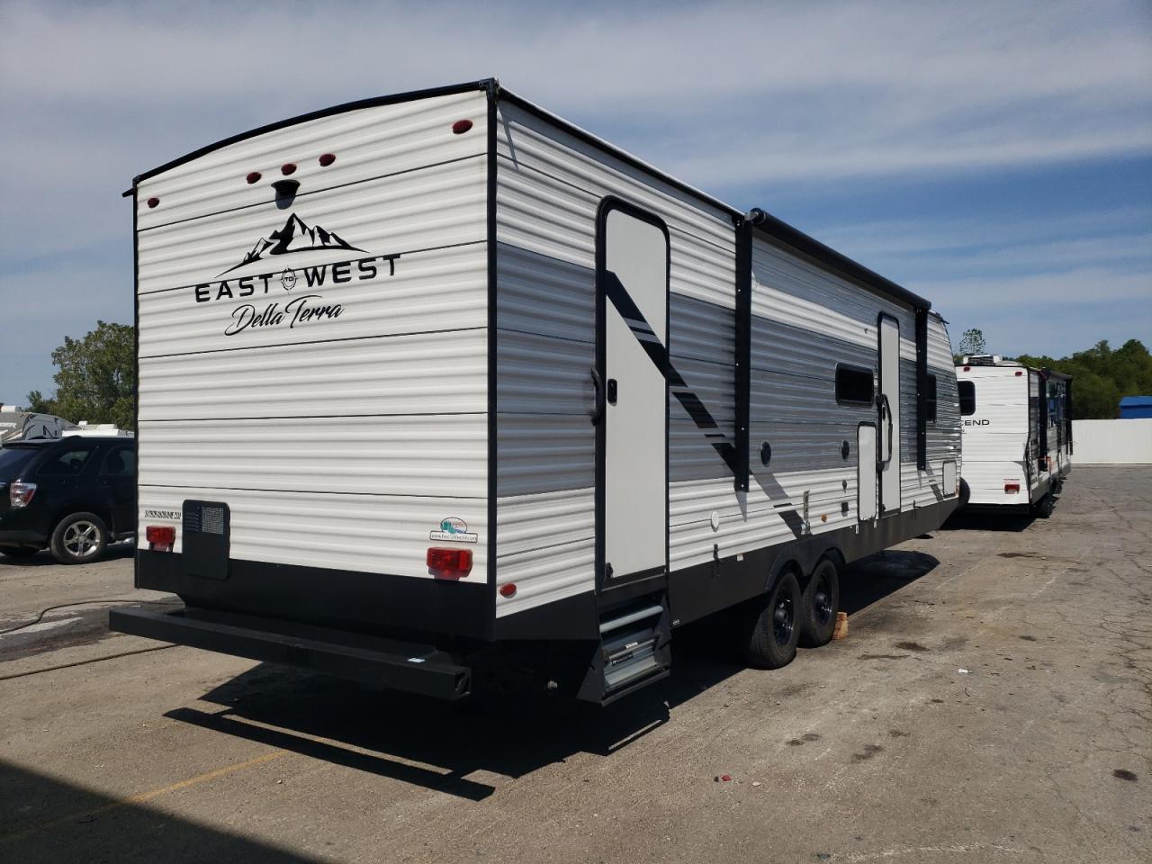 Forest River East West Image 4