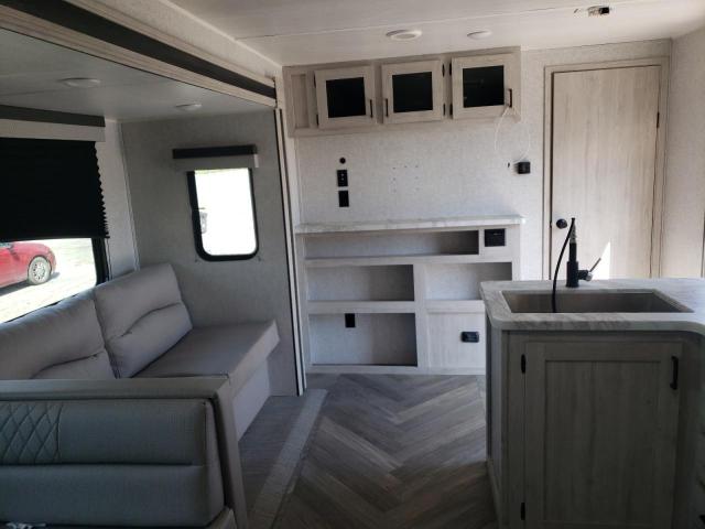 Forest River East West Image 6