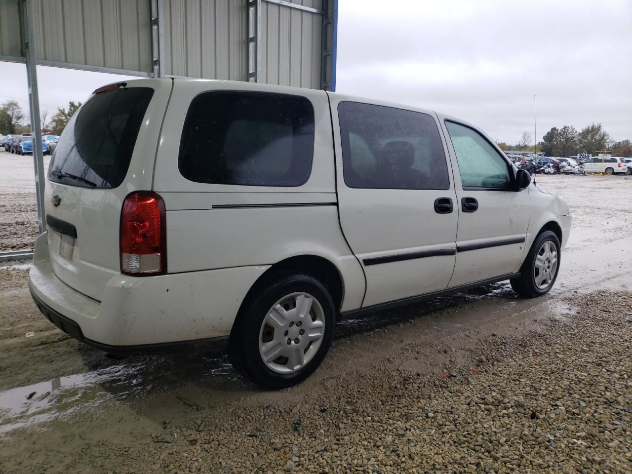 Chevrolet Uplander Ls Image 4