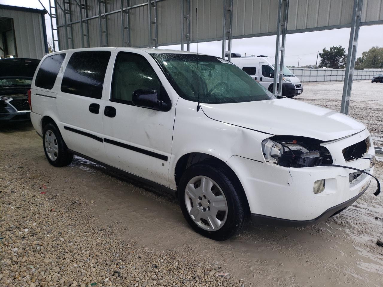 Chevrolet Uplander Ls Image 9