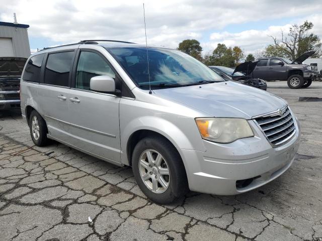 Chrysler Minivan Touring Image 3