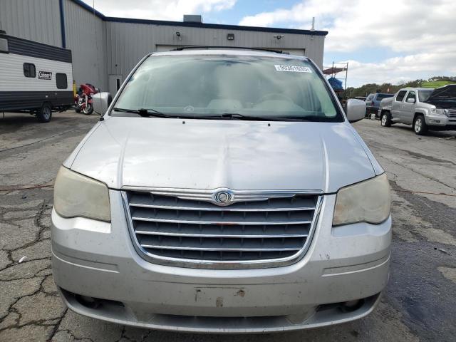 Chrysler Minivan Touring Image 5