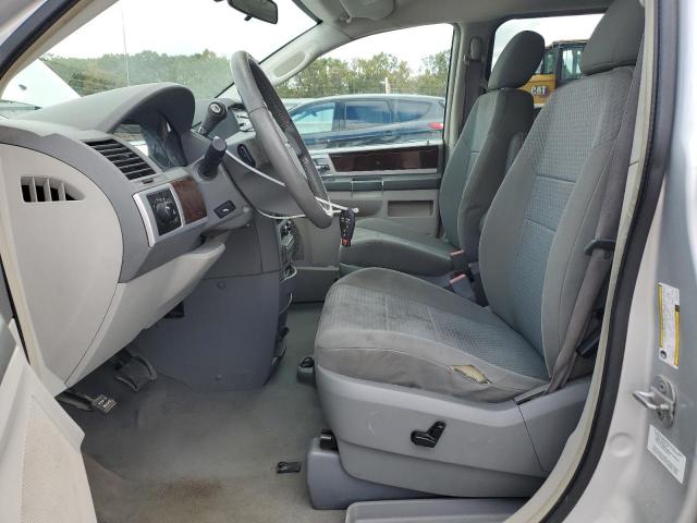 Chrysler Minivan Touring Image 12