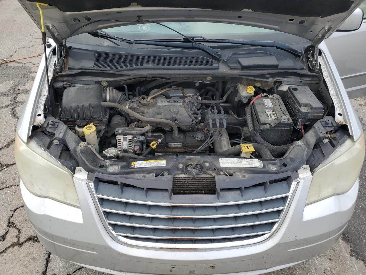 Chrysler Minivan Touring Image 11