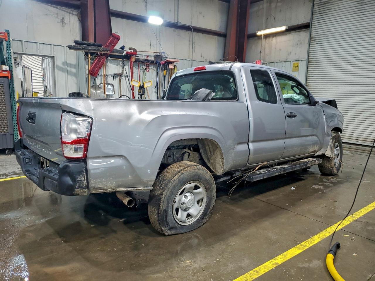 Toyota Tacoma Access Cab Image 13