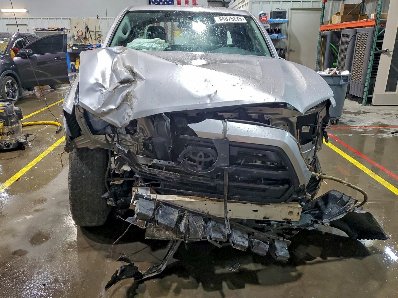 Toyota Tacoma Access Cab Image 3