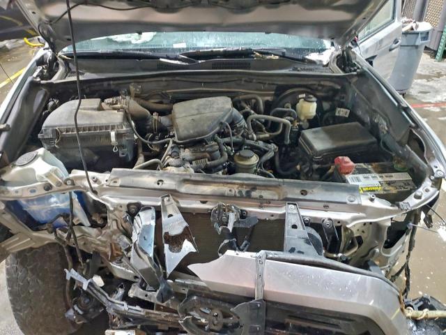 Toyota Tacoma Access Cab Image 4