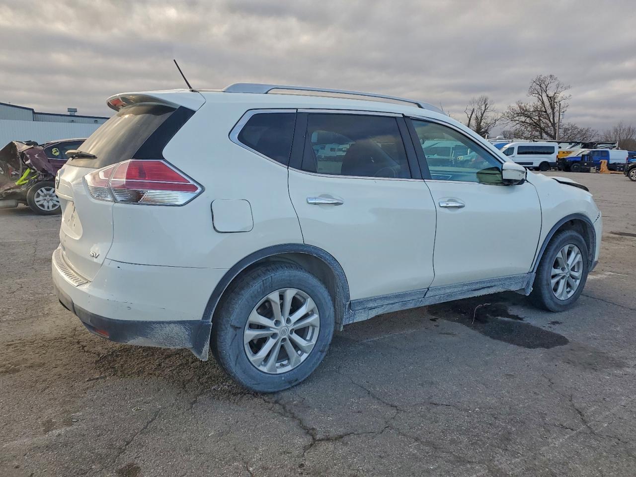 Nissan Rogue S Image 2