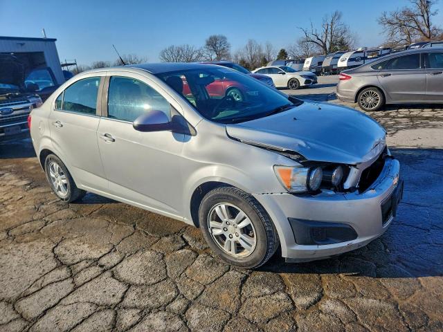 Chevrolet Sonic Lt Image 5