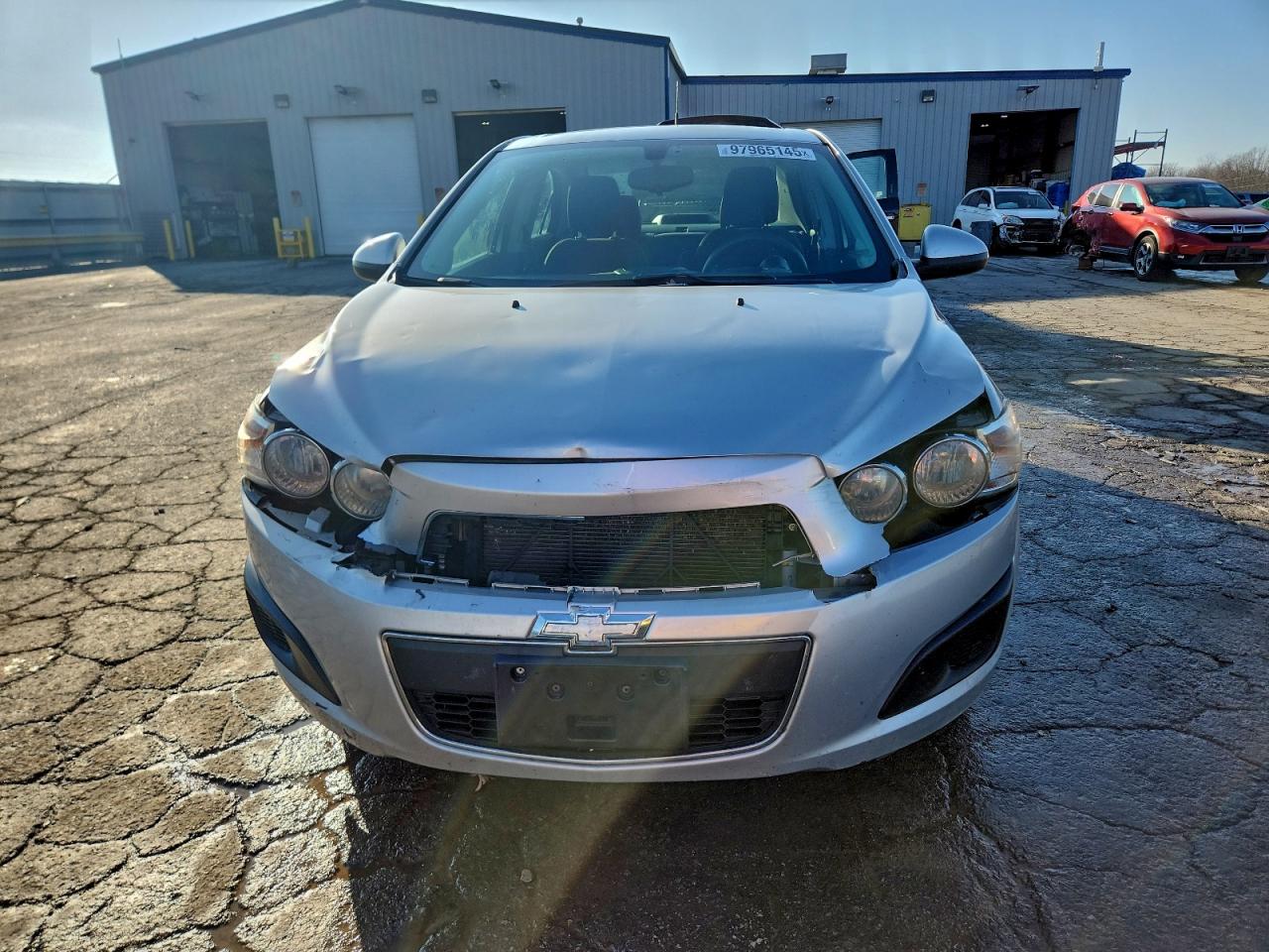 Chevrolet Sonic Lt Image 4